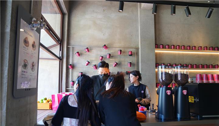 秦皇岛国际旅游港演绎“硬核浪漫”瓦力游戏试玩游河北How好玩丨(图3)