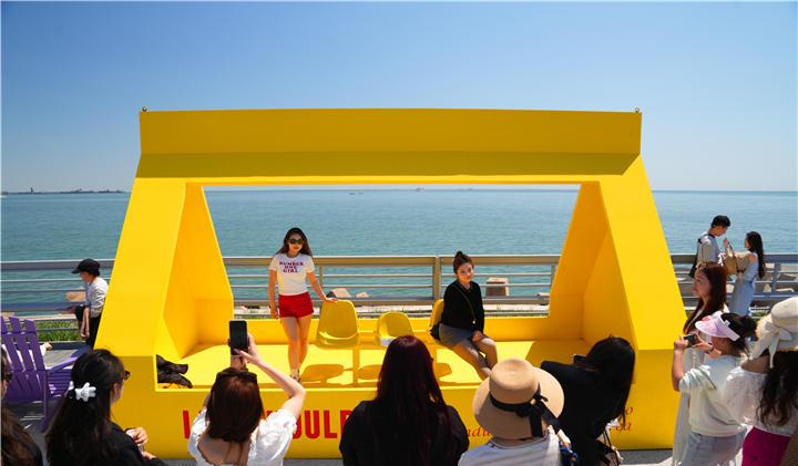 秦皇岛国际旅游港演绎“硬核浪漫”瓦力游戏试玩游河北How好玩丨(图1)